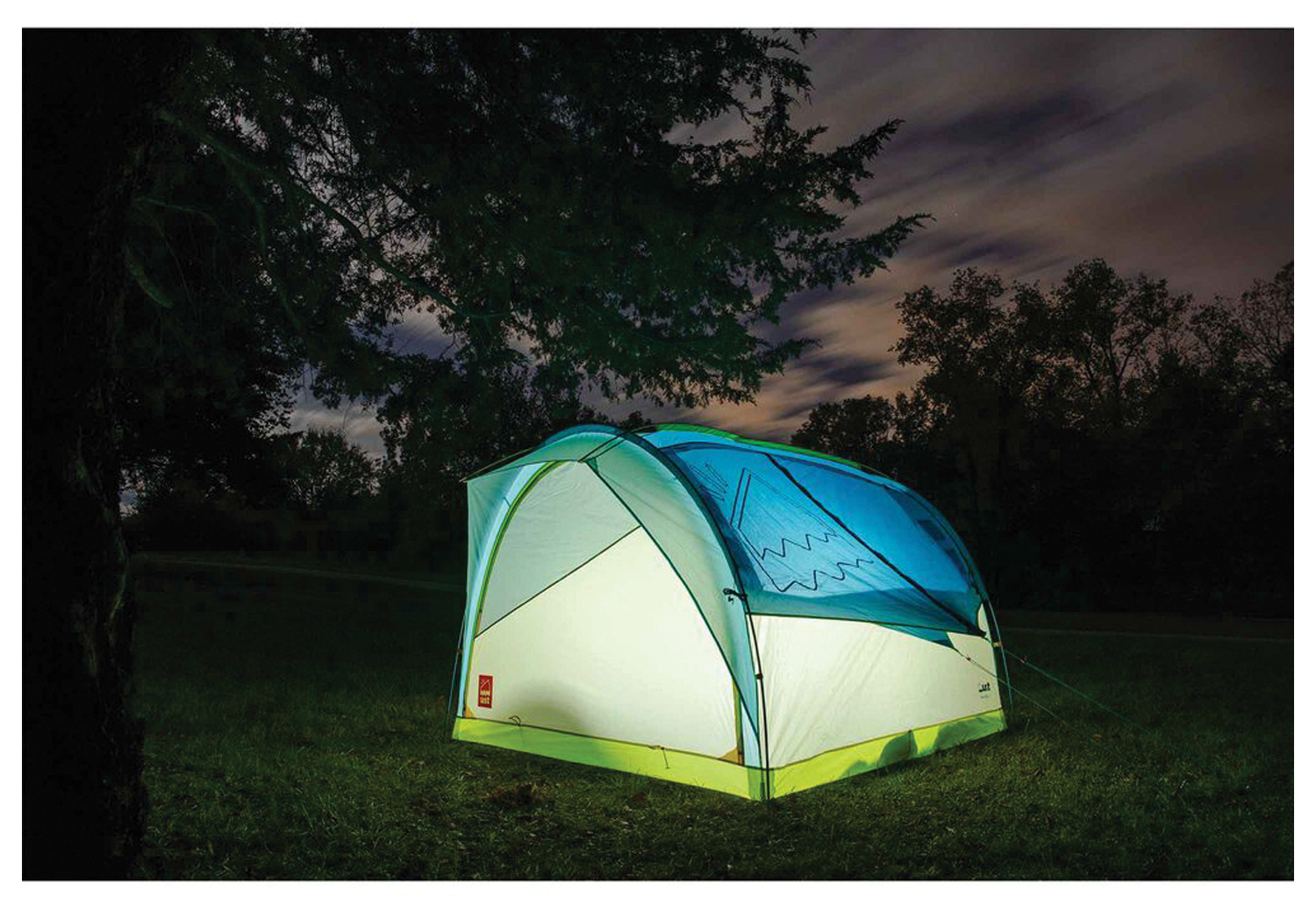 Светодиодный фонарь USB на солнечной батарее UST Spright Осветите свои приключения с помощью экологически чистых 6790₽